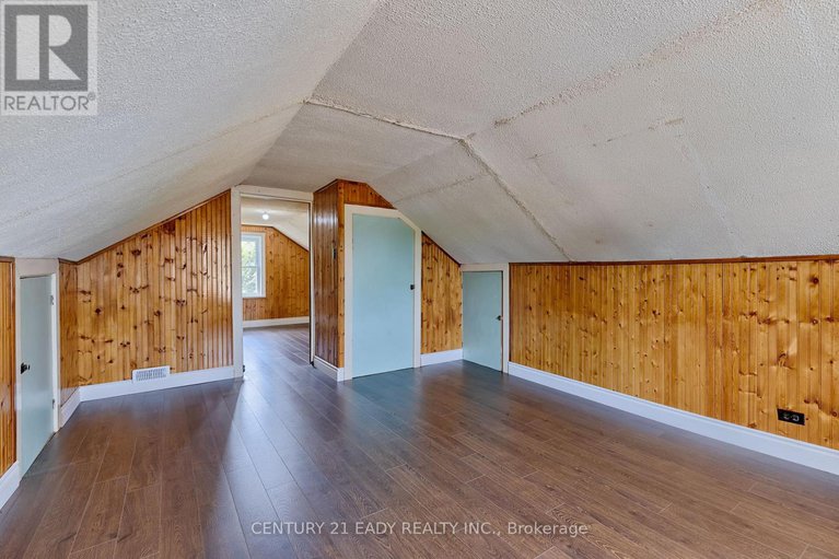 28505414/424-moore-street/renfrew/renfrew/ontario/K7V1L9_34