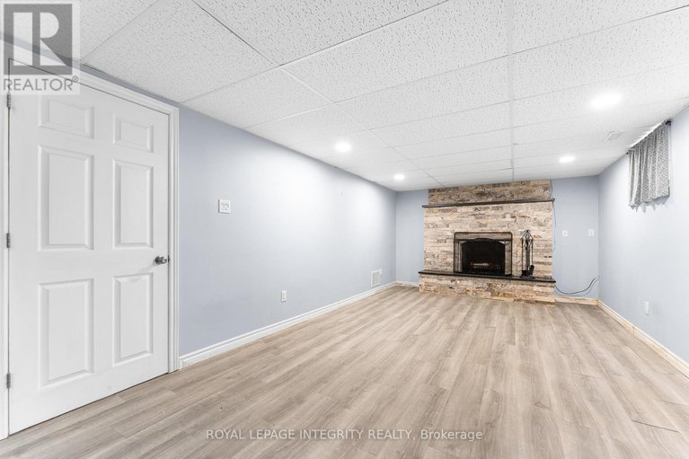 28928918/17-second-avenue/village-of-russell/russell/ontario/K4R1E2_20