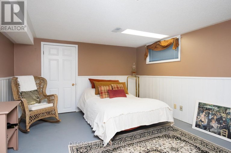 29630815/100-macleod-crescent/alexandria/north-glengarry/ontario/K0C1A0_30