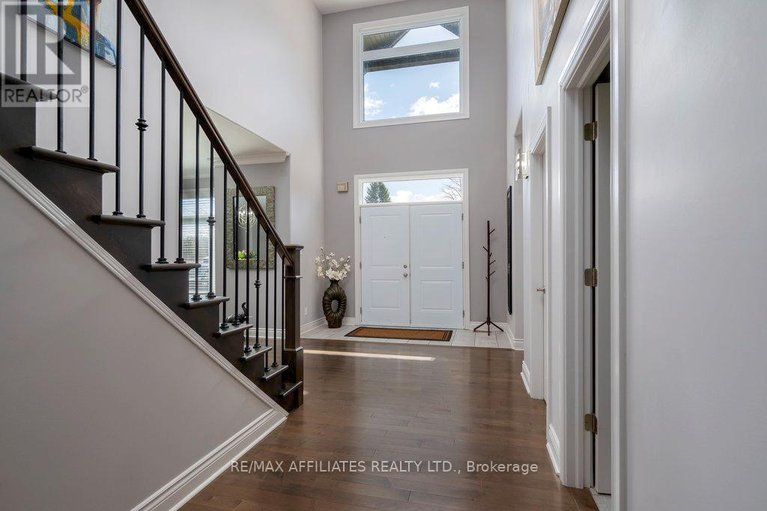 28142173/2284-summerside-drive/manotick-east-to-manotick-station/ottawa/ontario/K4M1B4_5