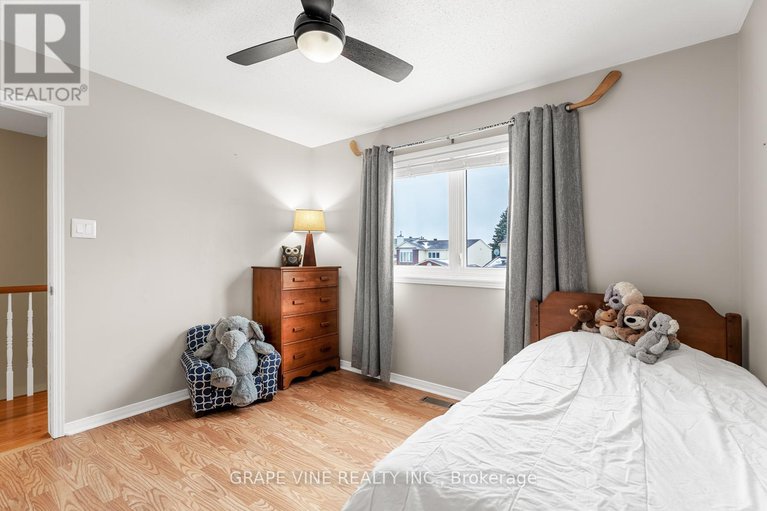 28125073/1651-westport-crescent/chateauneuf/ottawa/ontario/K1C6C4_27