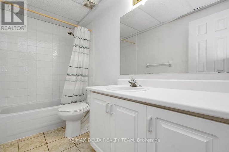 29424744/1662-hunters-run-drive-w/chapel-hill/ottawa/ontario/K1C2H3_42