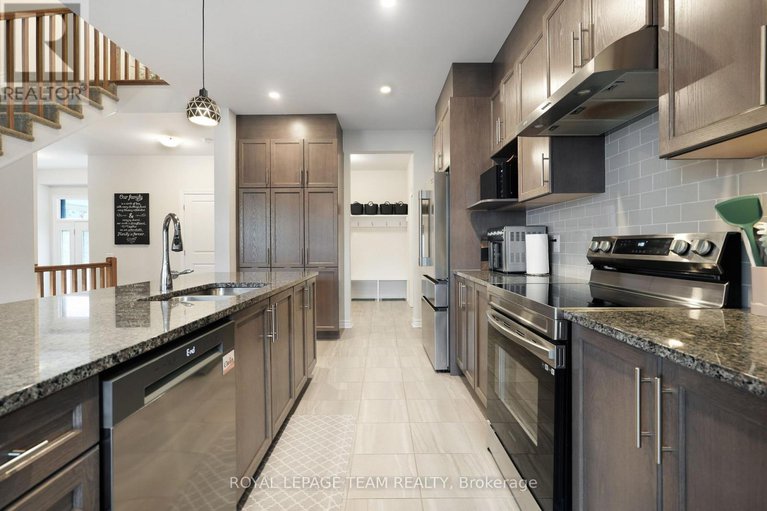 28515147/608-enclave-lane/town-of-rockland/clarence-rockland/ontario/K4K0M8_13