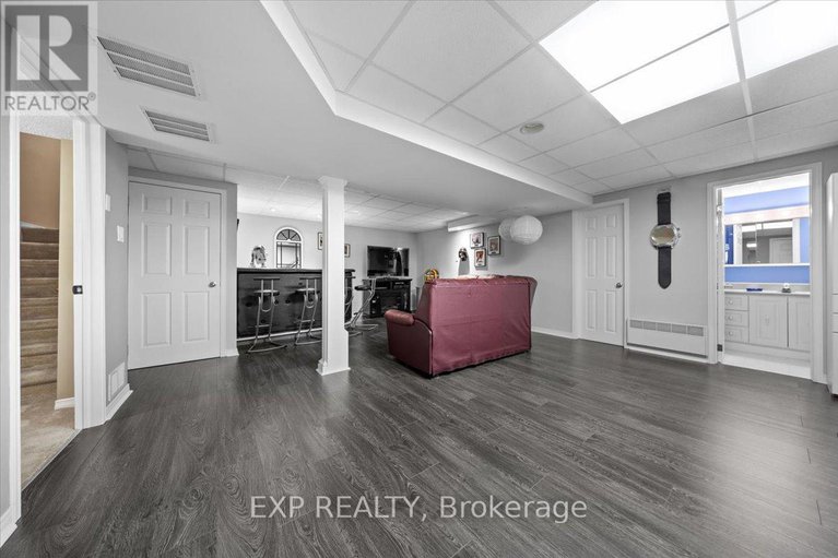 28850469/1416-progress-place/pineview/ottawa/ontario/K1B5M5_33