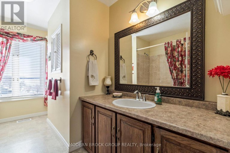 29289029/24-bernard-crescent/augusta-twp/augusta/ontario/K0E1P0_23