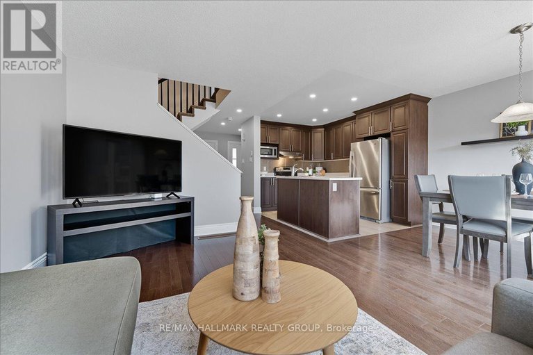 28911459/2354-marble-crescent/town-of-rockland/clarence-rockland/ontario/K4K0H1_14