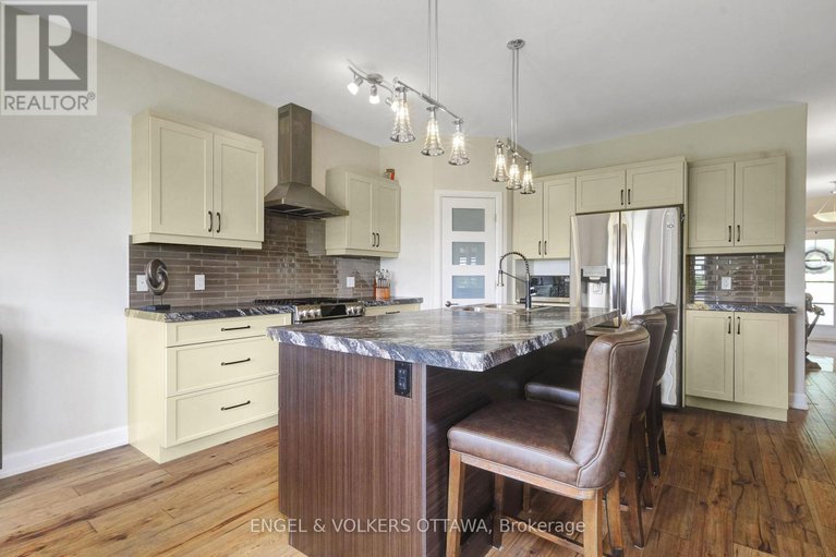 28485640/116-sunset-crescent/russell-twp/russell/ontario/K4R0E3_11