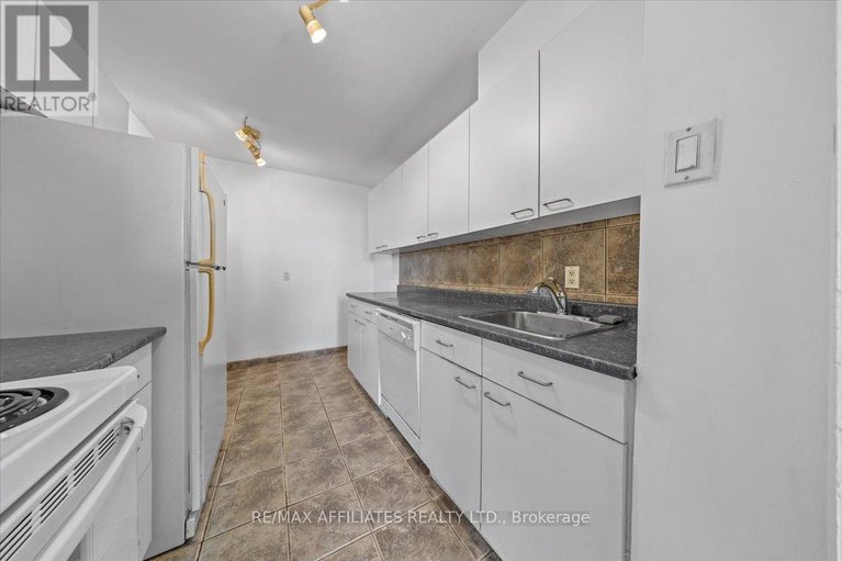 28317254/706-2000-jasmine-crescent/beacon-hill-south/ottawa/ontario/K1J8K4_17