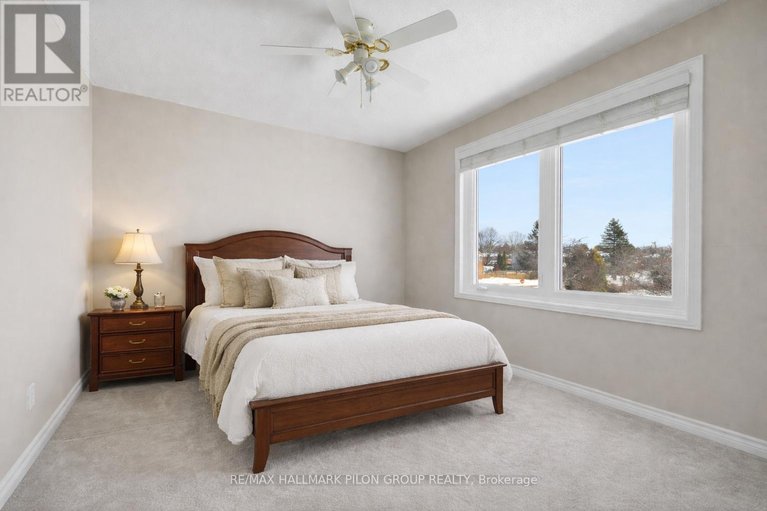 29602216/1354-mountainside-crescent/bilberry-creekqueenswood-heights/ottawa/ontario/K1E3G5_17