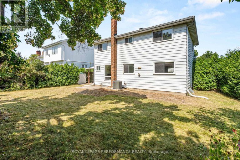 28731610/33-woodview-crescent/blackburn-hamlet/ottawa/ontario/K1B3B1_30