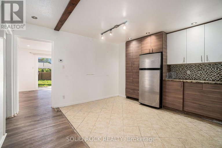 28813427/1432-leigh-crescent/carson-grove/ottawa/ontario/K1J8E4_7
