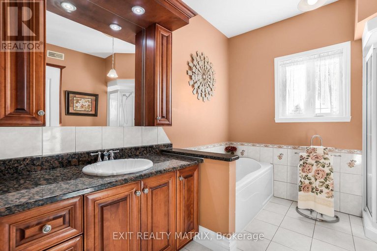 27814681/1854-principale-street/east-hawkesbury/ontario/K0B1A0_19