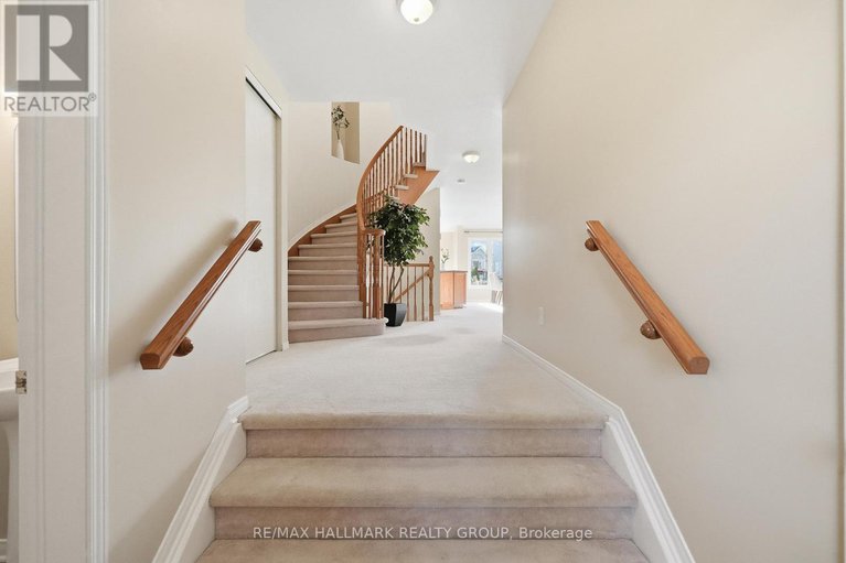 29080800/204-greenridge-street/chapel-hill/ottawa/ontario/K1C7R3_3