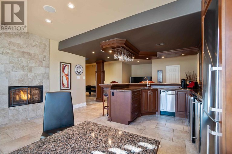 29476165/137-goodman-drive/kanata-north-west/ottawa/ontario/K2W1C7_31