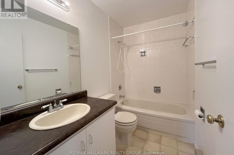 28920438/72-218-d-equestrian-drive/bridlewood/ottawa/ontario/K2M1E2_22