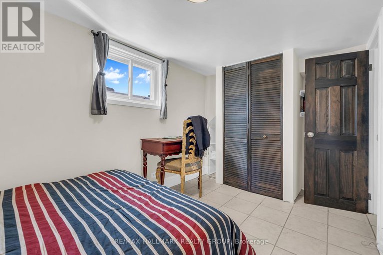 27896740/477-booth-street/west-centre-town/ottawa/ontario/K1R7L1_33