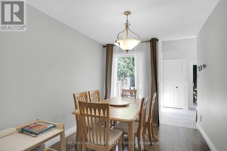 28723608/1661-kindersley-avenue/chateauneuf/ottawa/ontario/K1C4V4_10