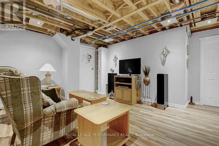 29434001/32-parklands-avenue/village-of-russell/russell/ontario/K4R1A2_37