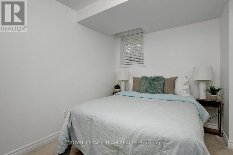 28579922/695a-sue-holloway-drive/strandherd/ottawa/ontario/K2J5R6_28