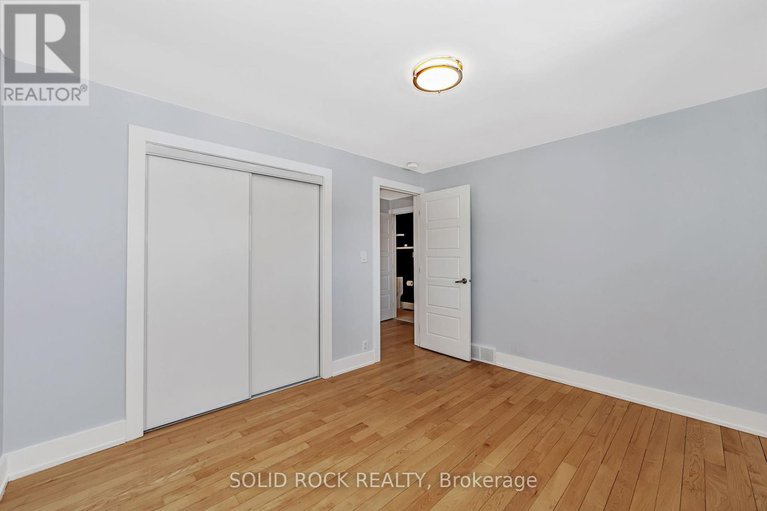 27957745/292-currell-avenue-s/westborohampton-park/ottawa/ontario/K1Z7J6_26