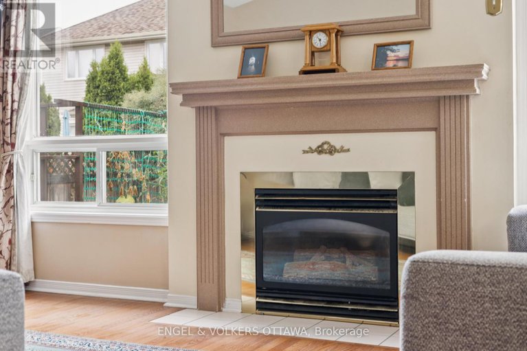 28798692/2213-noblewood-way/orleans-village/ottawa/ontario/K1W1E7_23