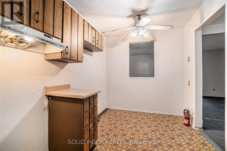 29065539/90-15-baneberry-crescent/glencairnhazeldean/ottawa/ontario/K2L2Y3_16