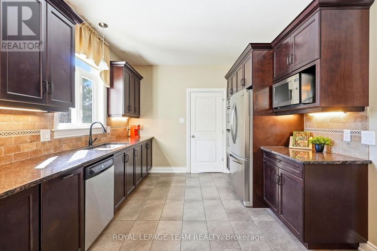 29451261/1196-old-carp-road/morgans-grantsouth-march/ottawa/ontario/K2W0H0_10