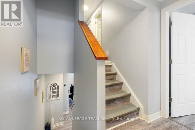 29256594/52-alison-korn-private/bells-corners/ottawa/ontario/K2H8M6_14