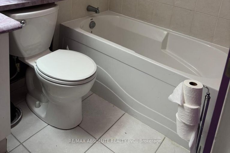 29233986/1607-158a-mcarthur-avenue/vanier/ottawa/ontario/K1L8E7_12