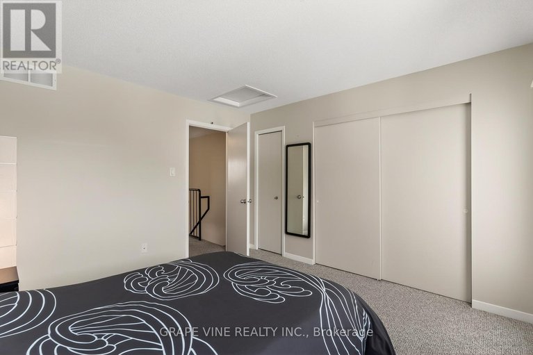 29428184/4-795-montreal-road/cfb-rockcliffe-and-area/ottawa/ontario/K1K0S9_22