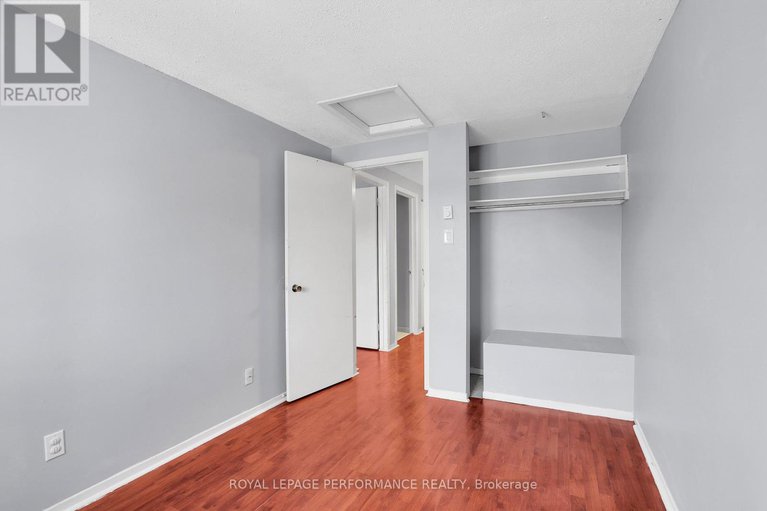 29402527/8d-lovell-lane/westcliffe-estates/ottawa/ontario/K2H9B6_19