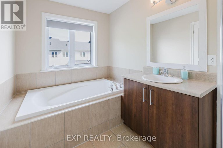 28568800/6083-north-bluff-drive/riverside-southgloucester-glen/ottawa/ontario/K1V2L6_26