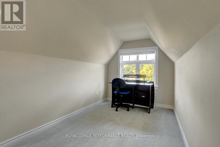 29588176/318-iona-street/westborohampton-park/ottawa/ontario/K1Z7B9_20