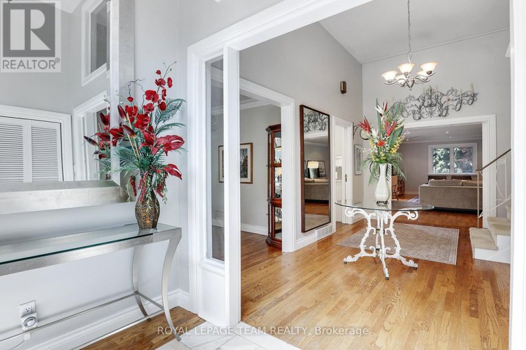 28584600/1939-wembley-avenue/carlingwood/ottawa/ontario/K2A1A8_8