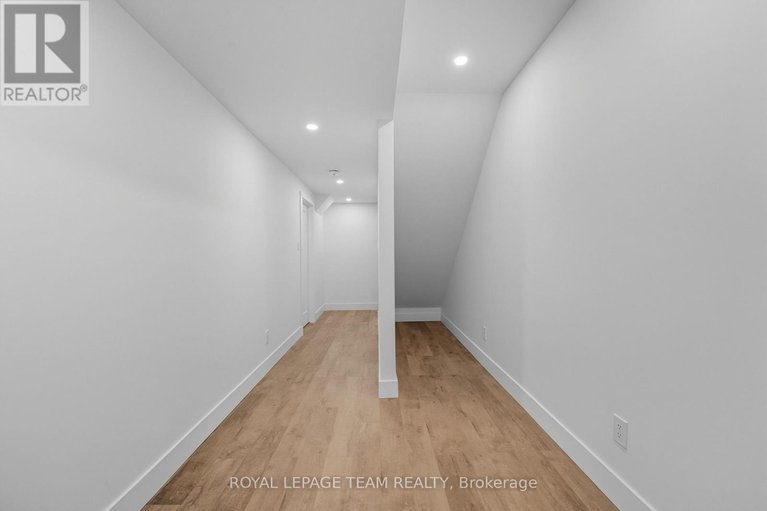 29001390/984-watson-street/fairfield-heights/ottawa/ontario/K2B6C2_31