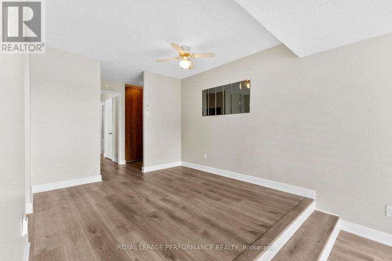 28607992/1003-1171-ambleside-drive/woodroffe/ottawa/ontario/K2B8E1_12