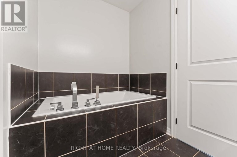 29240135/237-kingswell-street/leitrim/ottawa/ontario/K1T0L1_21