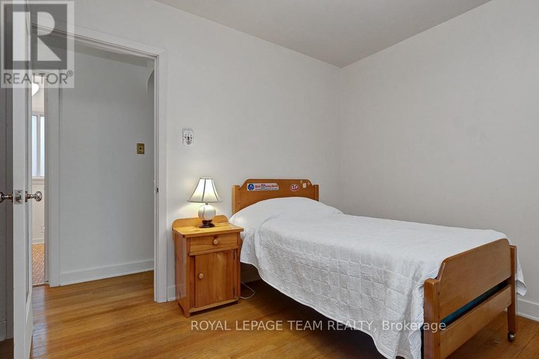 29605517/1107-falaise-road/borden-farmstewart-farmcarleton-heightsparkwood-hills/ottawa/ontario/K2E6R1_17