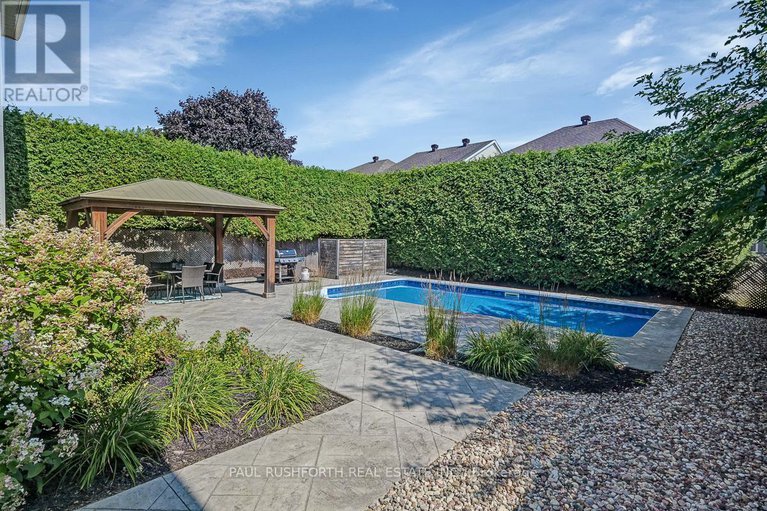 28862672/34-apple-creek-crescent/emerald-meadowstrailwest/ottawa/ontario/K2M2N3_2