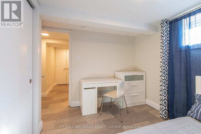 29441384/2160-lambeth-walk/parkway-park/ottawa/ontario/K2C1G1_41