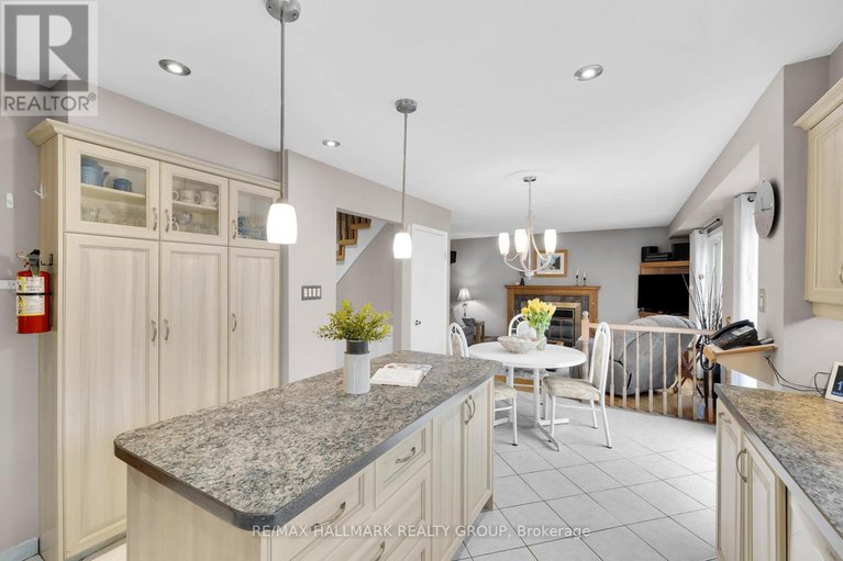 29571955/5-ellisson-way/hunt-club-park/ottawa/ontario/K1G4N9_13