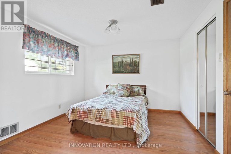28409524/40-hadley-circle/bells-corners/ottawa/ontario/K2H6N9_28