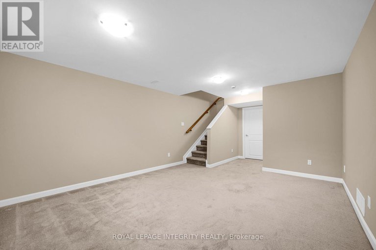 29030967/210-geyser-place/hearts-desire/ottawa/ontario/K2J6P1_32