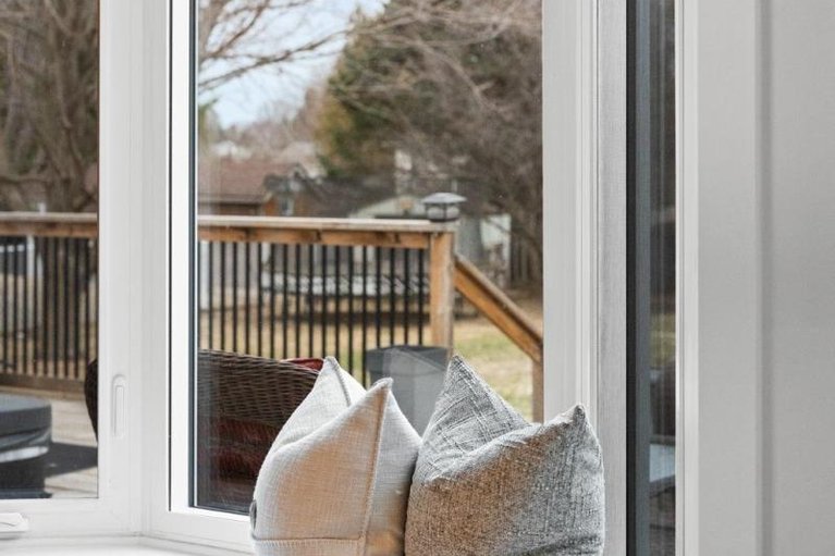 29593963/129-corvinelli-crescent/village-of-russell/russell/ontario/K4R1G4_12