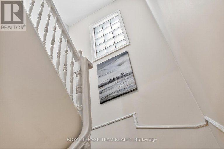 28792255/9-292-laurier-avenue/sandy-hill/ottawa/ontario/K1N6P5_22