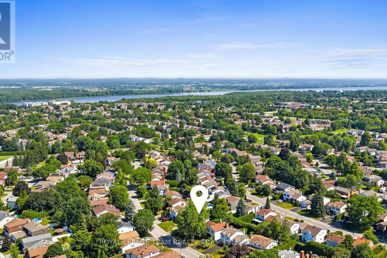 28517736/1205-st-moritz-court/convent-glen-north/ottawa/ontario/K1C2B2_38