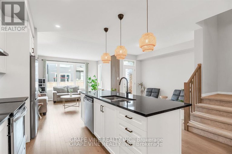 28496874/678-taliesin-crescent/remainder-of-stittsville-area/ottawa/ontario/K2S2W5_13