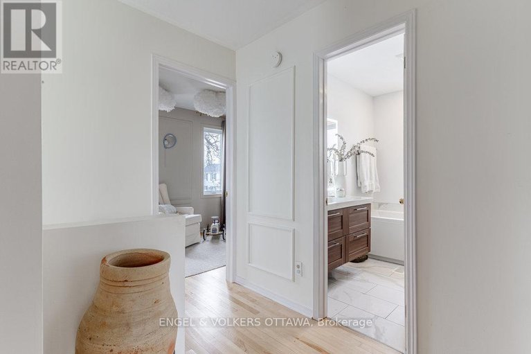28213962/2756-wyldewood-street/emerald-woodssawmill-creek/ottawa/ontario/K1T2S4_21