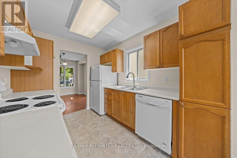 28647317/1510-duplante-avenue/fallingbrookpineridge/ottawa/ontario/K4A3Y8_14