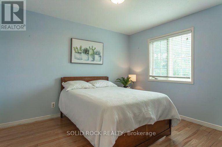 28593737/11-royal-field-crescent/longfields/ottawa/ontario/K2J4G1_22